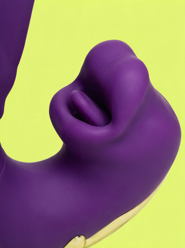 Smoochy Purple tongue detail