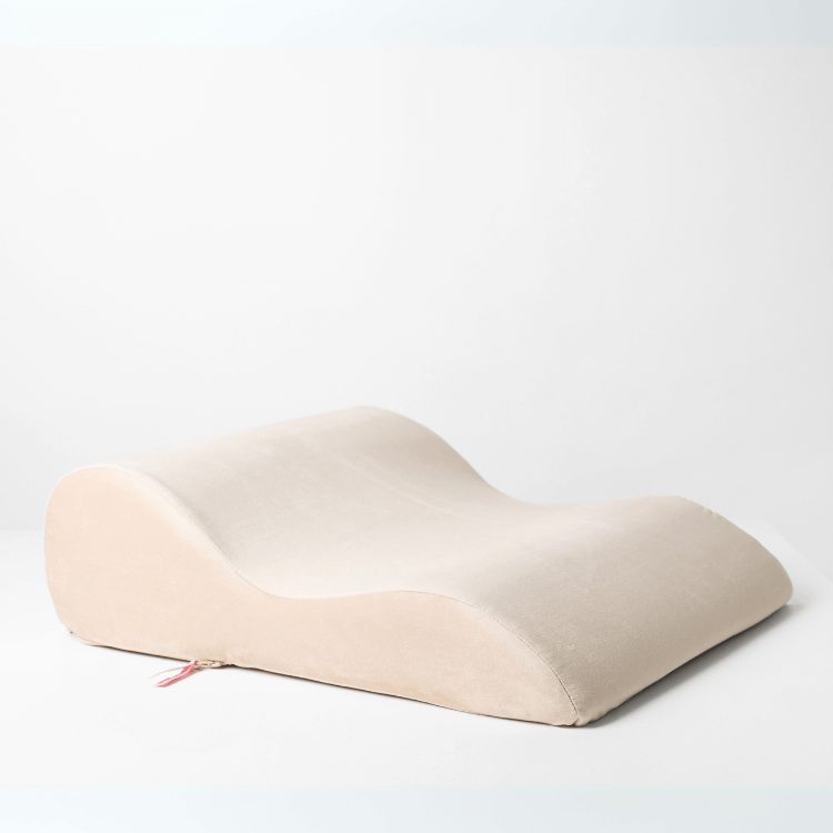 BUMPY CUDDLES PILLOW