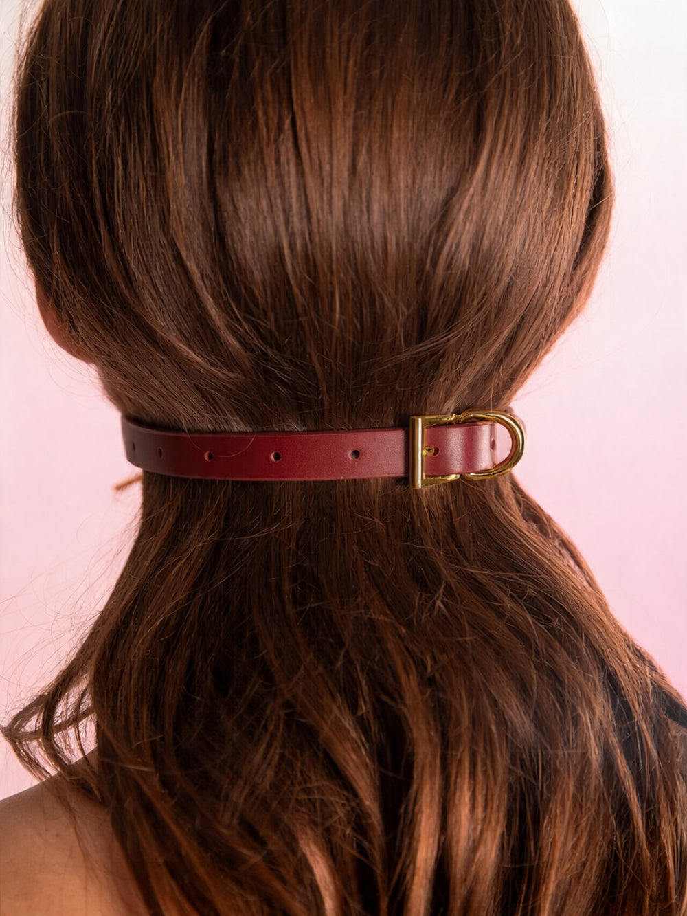 SPREAD KISS COLLAR