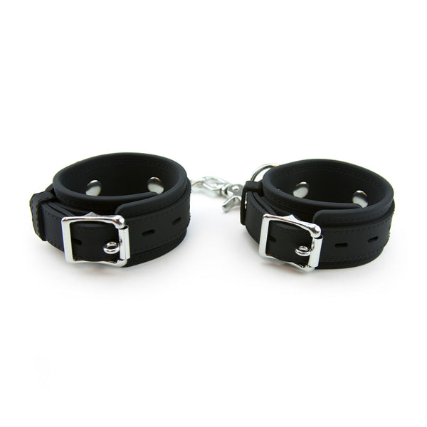 Shackle
